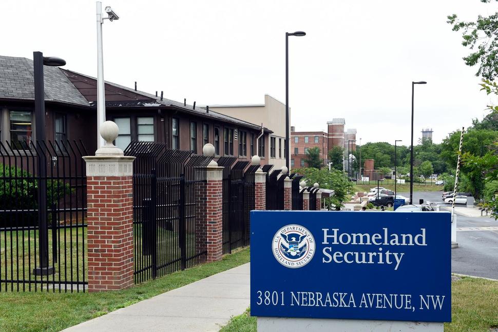 U.S. agency | Citizenship Agency Eyes Improved Service Without Plan to Pay