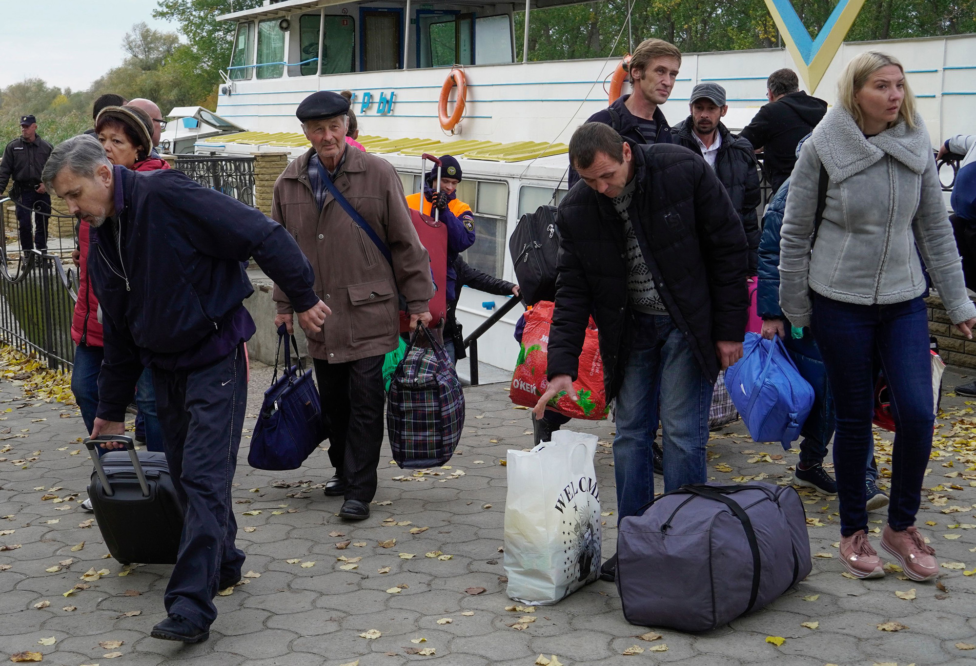 Russia is no longer organizing "evacuations" from parts of occupied Kherson, says Moscow-backed official