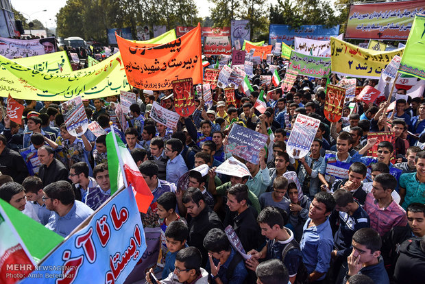 Iranians hold nationwide rallies to mark U.S. embassy seizure